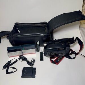 JVC Compact VHS Camcorder GR AX220U 18x Zoom Bundle Bag Accessories As Is